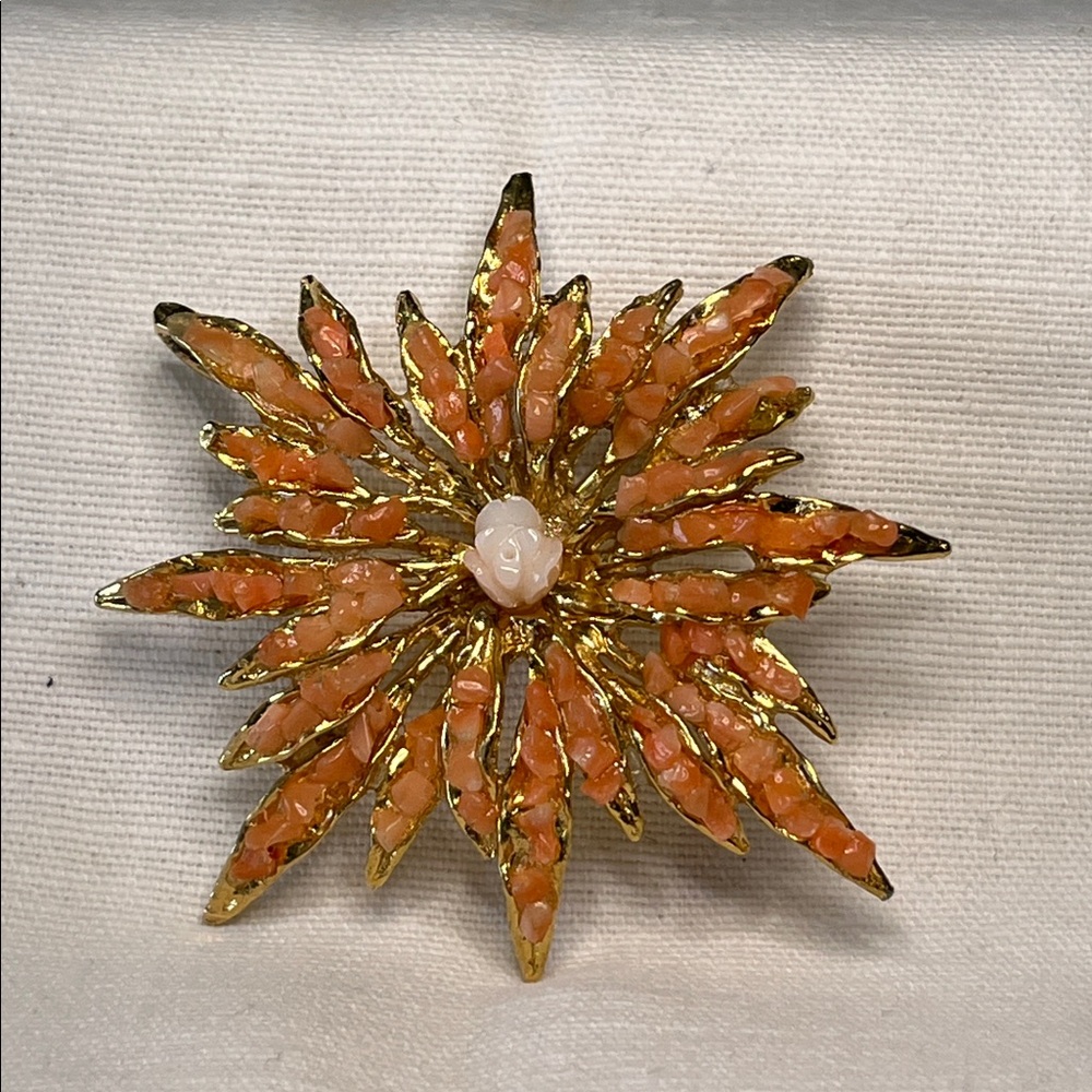 Vintage Coral Chip Starburst Brooch Pendant Gold Tone MCM Flower